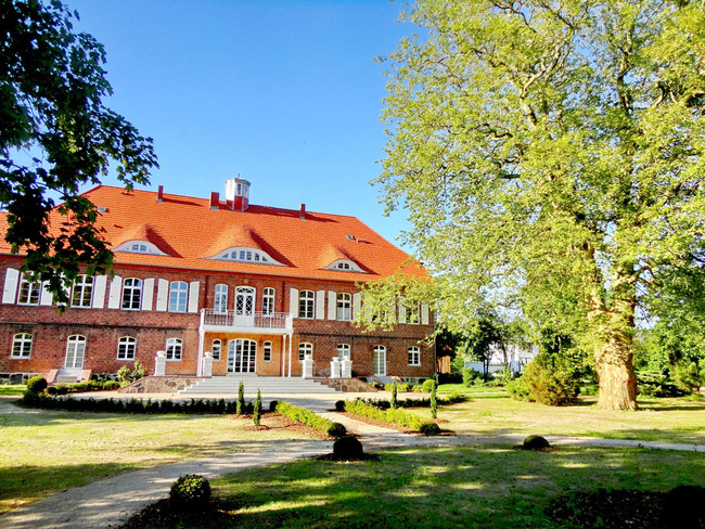 Außenansicht - Schloss Pütnitz