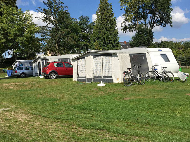 Mietwohnwagen Campingplatz Zwenzower Ufer