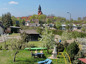 Garten mit Sitz-, Liege- und Spielmöglichkeiten Garten