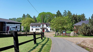 Bauernhof - Ansicht von der Straße