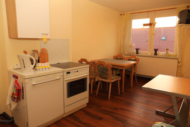 Appartement: Küche mit Esstisch