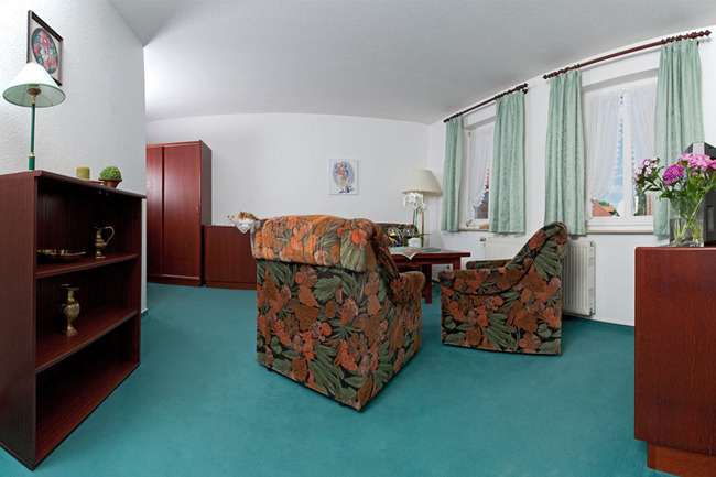 suite-wohnzimmer-hotel-am-markt-roebel-mueritz
