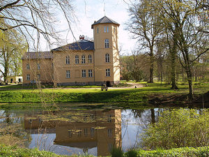 Schloss mit schönem Park Schloss mit schönem Park