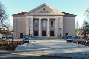 TheatervorplatzNeu