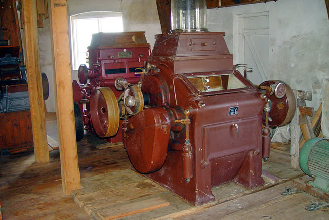 die funktionierende alte Technik der Mühle
