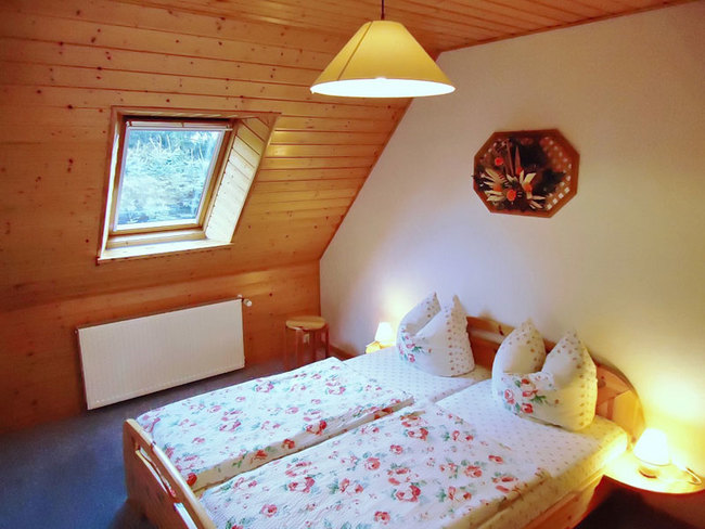 Fewo 1 - Schlafzimmer mit Doppelbett