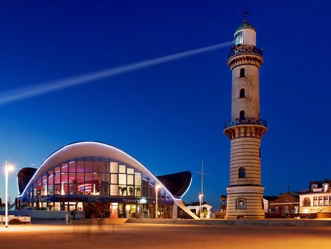 Leuchtturm Warnemünde - Ostseebad Warnemünde