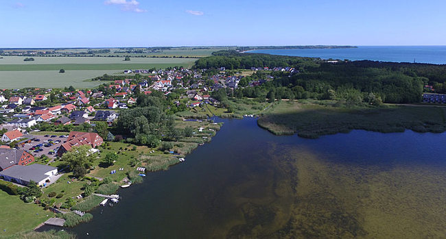 Luftbild mit Aussicht zur Ostsee