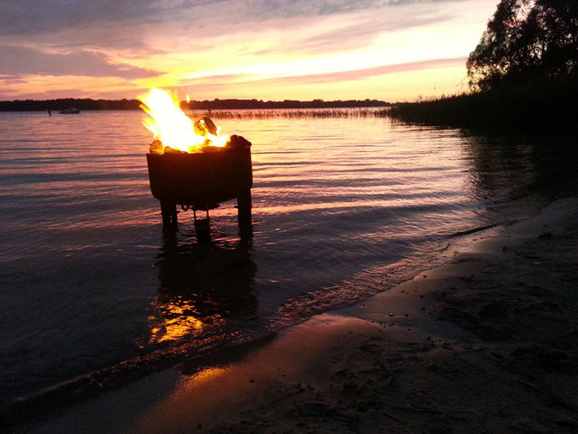Feuerschale am See