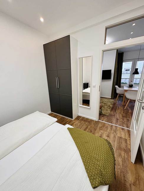 Apartment - SZ mit Doppelbett & Schrank