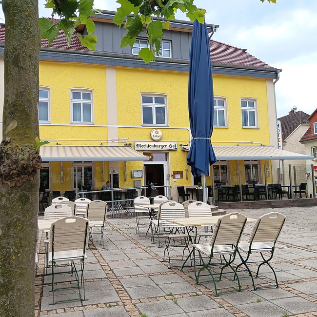 Aussenansicht mit Terrasse