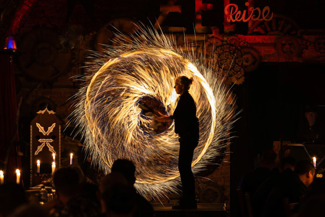 Feuershow in der Erlebnisgastronomie