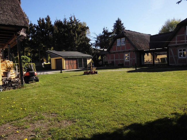 Aussenanlage der Pension