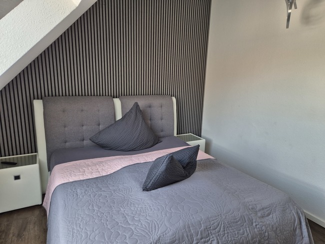Schlafzimmer DG